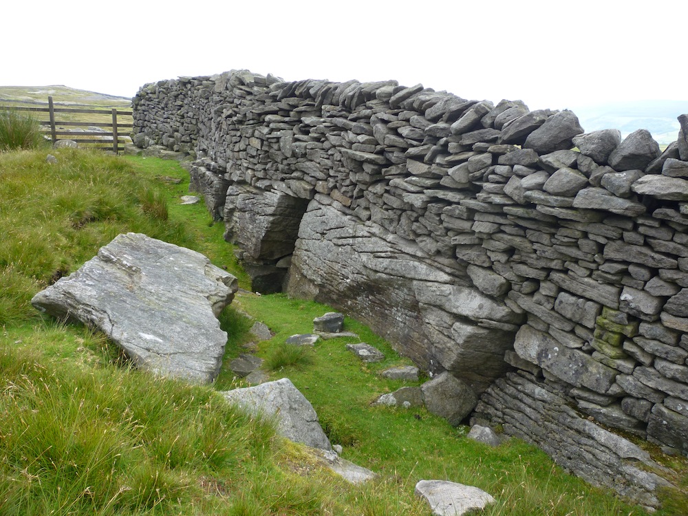 Dry stone wall